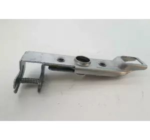 Замок капота на VW Crafter 2006-2016 Замок капота на VW Crafter 2006-2016