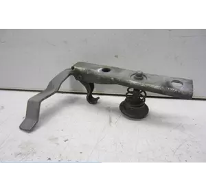 Ответная часть замка капота VW Crafter 2006-2016 Ответная часть замка капота VW Crafter 2006-2016