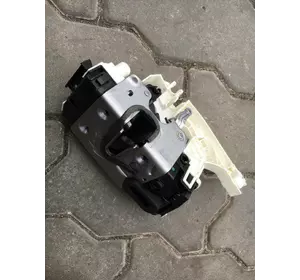 Замок дверей лівий бік середній електро Mercedes Sprinter 906 2006-2018 Замок дверей лівий бік середній електро Mercedes Sprinter 906 2006-2018