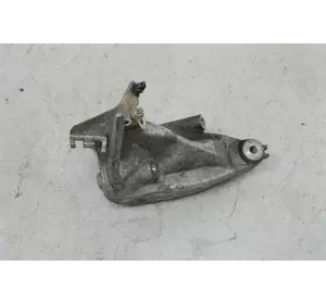 Кронштейн двигуна правий VW Crafter 2.5 TDI 2006-2016 Кронштейн двигуна правий VW Crafter 2.5 TDI 2006-2016