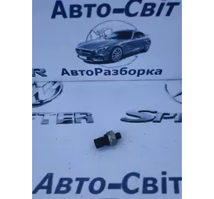 Датчик в топливную Рампу на Mercedes Sprinter 3,0cdi W906 OM646 OM651 OM642 Датчик в топливную Рампу на Mercedes Sprinter 3,0cdi W906 OM646 OM651 OM642