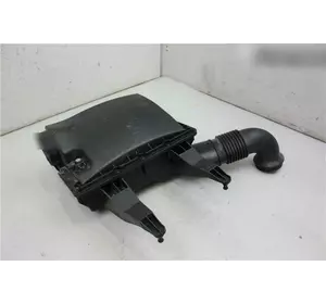 Корпус повітряного фільтра VW Crafter 2.5 TDI 2006-2016 Корпус повітряного фільтра VW Crafter 2.5 TDI 2006-2016