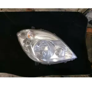 Фара права на Mercedes Sprinter 906 2006-2018 Фара права на Mercedes Sprinter 906 2006-2018