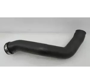 Патрубок интеркуллера от радиатора к дрос. заслонке 2.5 TDI 10V VW Crafter 2006-2016 Патрубок интеркуллера от радиатора к дрос. заслонке 2.5 TDI 10V VW Crafter 2006-2016