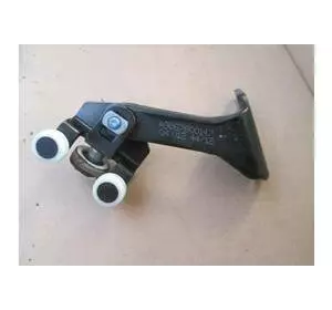 Ролики бічних дверей правій верхній Mercedes Sprinter 906 2006-2018 Ролики бічних дверей правій верхній Mercedes Sprinter 906 2006-2018