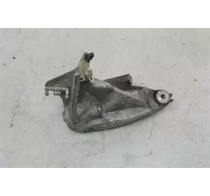 Кронштейн двигателя правый 2.5TDI VW Crafter 2006-2016 Кронштейн двигателя правый 2.5TDI VW Crafter 2006-2016